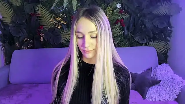 Horny Blond online show from January 9, 9:01 am