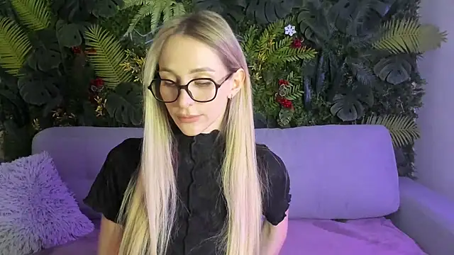 Horny Blond online show from February 16, 9:05 am