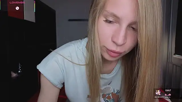 Snapshot of Elis_Fox chatting on June 30, 8:04 am Elis Fox online show from June 30, 8:04 am