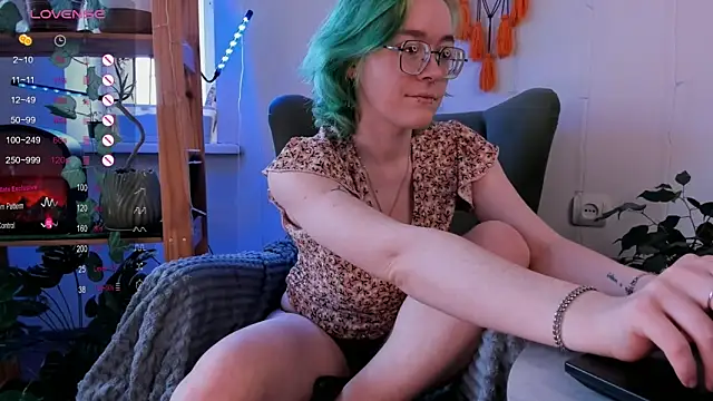 alisahug online show from March 15, 6:58 am