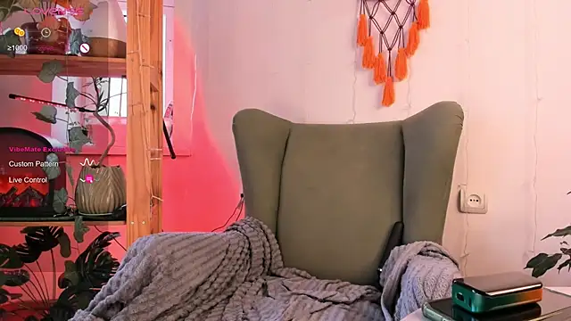 alisahug online show from March 17, 8:40 am