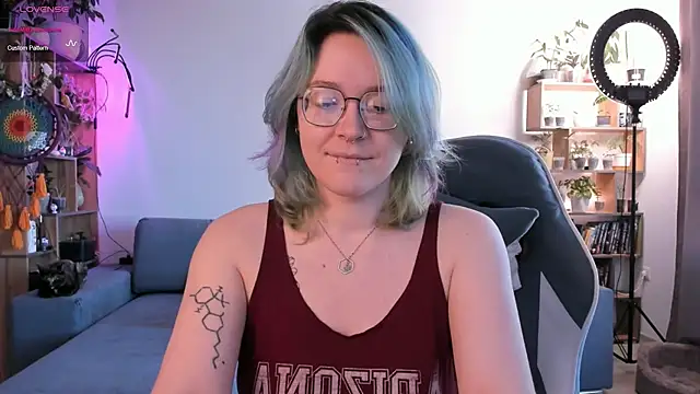 alisahug online show from October 13, 9:53 am