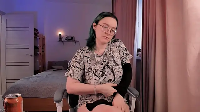 alisahug online show from November 17, 10:54 am