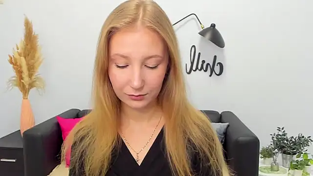 LolaWilsons online show from December 15, 7:12 am