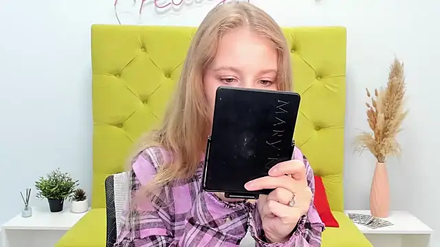 LolaWilsons online show from May 26, 6:20 am