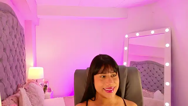 Snapshot of AshleyFerrer chatting on September 18, 1:46 pm AshleyFerrer online show from September 18, 1:46 pm