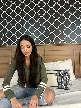 Snapshot of Amber_Rush_ chatting on February 17, 10:47 pm Amber Rush online show from February 17, 10:47 pm