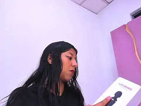 VaneLin18 online show from December 4, 8:39 pm