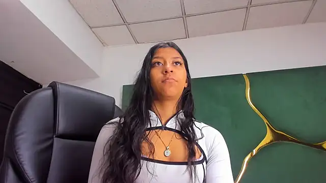 VaneLin18 online show from December 18, 8:04 pm