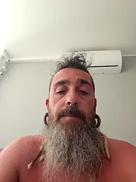 Snapshot of wCletuMEvanr chatting on April 6, 1:45 pm wCletuMEvanr online show from April 6, 1:45 pm