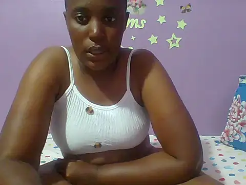 Snapshot of Beauty_beee chatting on February 5, 9:29 pm Beauty beee online show from February 5, 9:29 pm