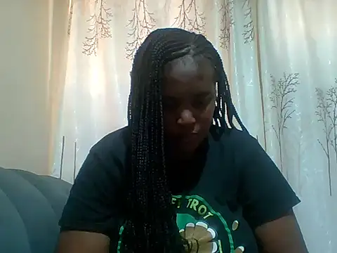 Snapshot of Beauty_beee chatting on October 19, 11:00 am Beauty beee online show from October 19, 11:00 am