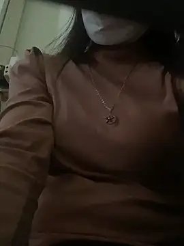 Snapshot of Tuongvy05 chatting on December 18, 5:26 am Tuongvy05 online show from December 18, 5:26 am