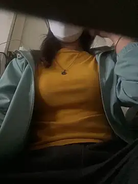 Snapshot of Tuongvy05 chatting on January 2, 1:49 am Tuongvy05 online show from January 2, 1:49 am