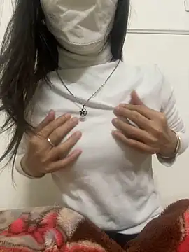 Snapshot of Tuongvy05 chatting on January 13, 11:27 pm Tuongvy05 online show from January 13, 11:27 pm