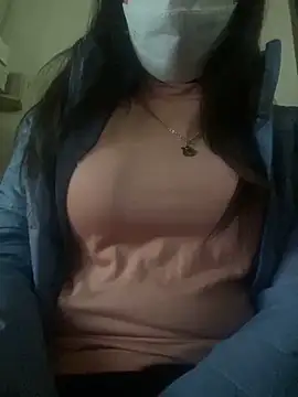 Snapshot of Tuongvy05 chatting on January 15, 1:52 pm Tuongvy05 online show from January 15, 1:52 pm