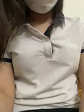 Snapshot of Tuongvy05 chatting on March 17, 8:29 am Tuongvy05 online show from March 17, 8:29 am