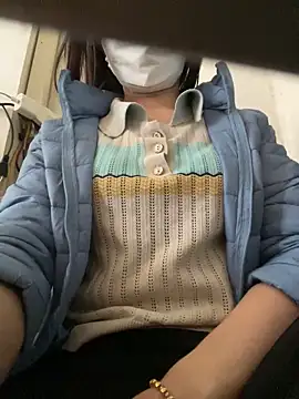 Snapshot of Tuongvy05 chatting on March 22, 5:28 am Tuongvy05 online show from March 22, 5:28 am