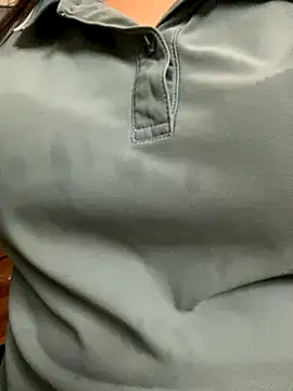 Snapshot of Tuongvy05 chatting on October 16, 4:52 pm Tuongvy05 online show from October 16, 4:52 pm