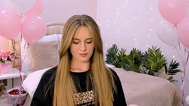 RozzitaBedberry online show from January 27, 4:11 pm