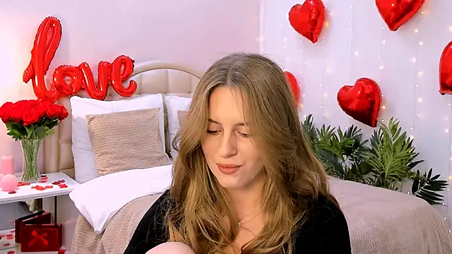 RozzitaBedberry online show from February 16, 3:59 pm