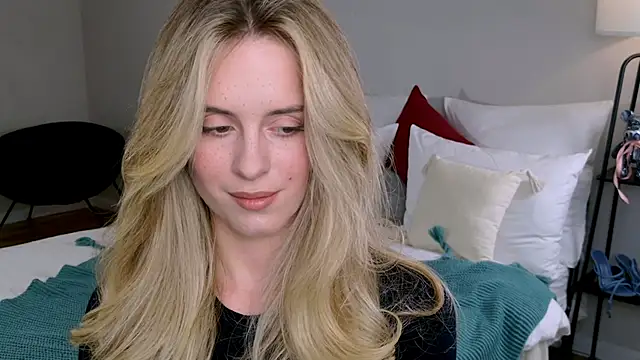 RozzitaBedberry online show from November 18, 2:54 pm