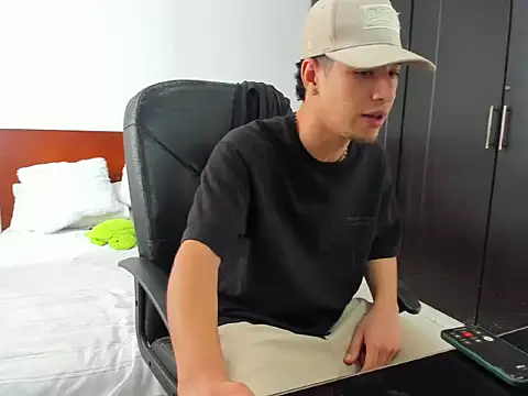 Chandler ken online show from October 25, 4:24 pm