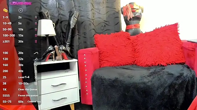 Snapshot of LiaTaylorr chatting on December 23, 12:19 pm LiaTaylorr online show from December 23, 12:19 pm