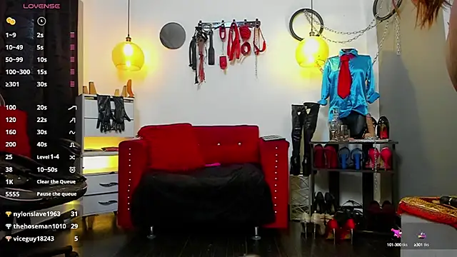 Snapshot of LiaTaylorr chatting on March 12, 7:06 pm LiaTaylorr online show from March 12, 7:06 pm