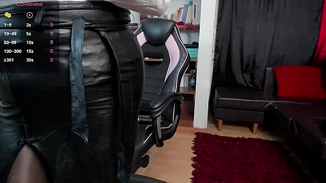 Snapshot of LiaTaylorr chatting on February 14, 12:24 pm LiaTaylorr online show from February 14, 12:24 pm