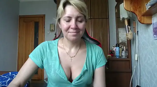 IrinaB1 online show from March 12, 7:35 am