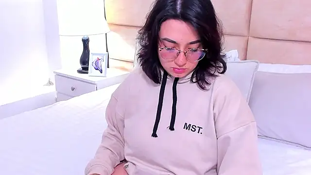 SamantaG online show from December 15, 1:26 pm