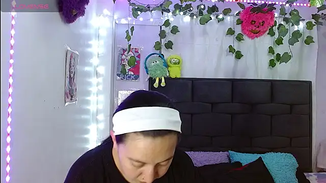 the lesbian game online show from April 28, 7:19 pm