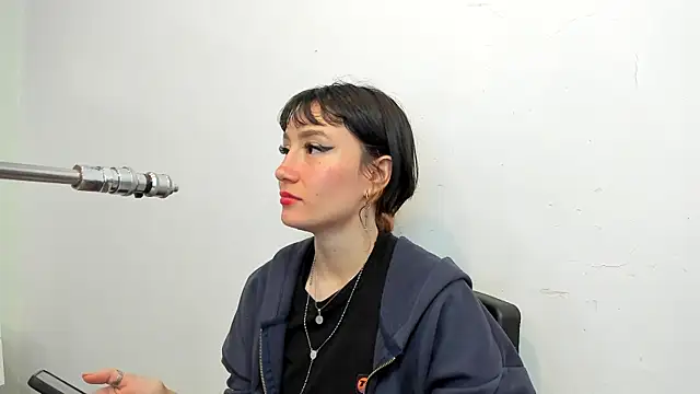 lizzy davis 1 online show from April 6, 3:48 am