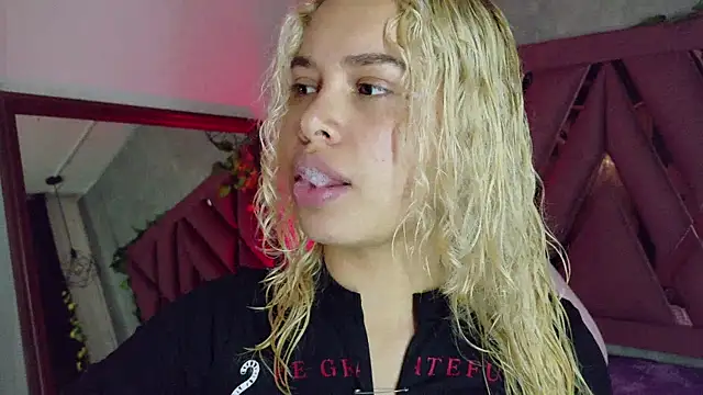 Haelycute online show from February 12, 12:00 pm