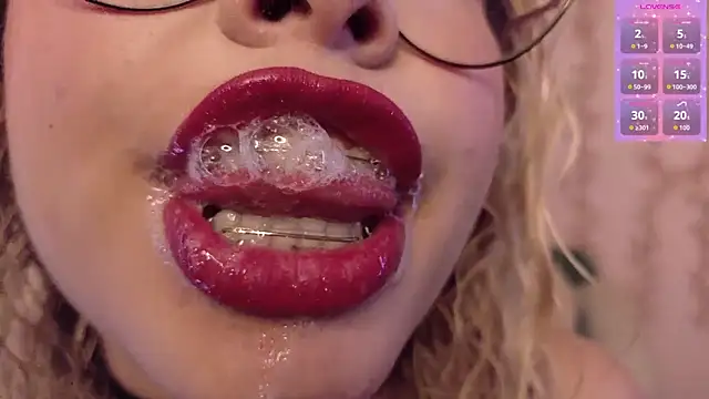 Haelycute online show from June 4, 2:06 am