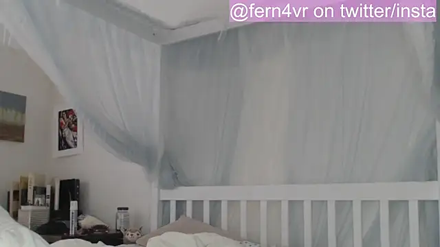 Snapshot of fern4ever chatting on October 13, 8:09 pm fern4ever online show from October 13, 8:09 pm