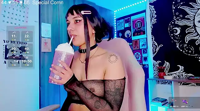 melissahowl online show from January 6, 10:15 pm