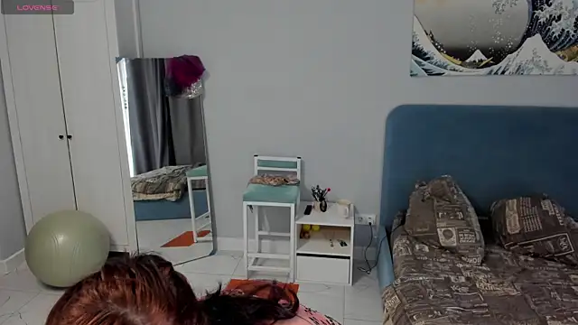 Julia  Frey online show from August 2, 8:35 am