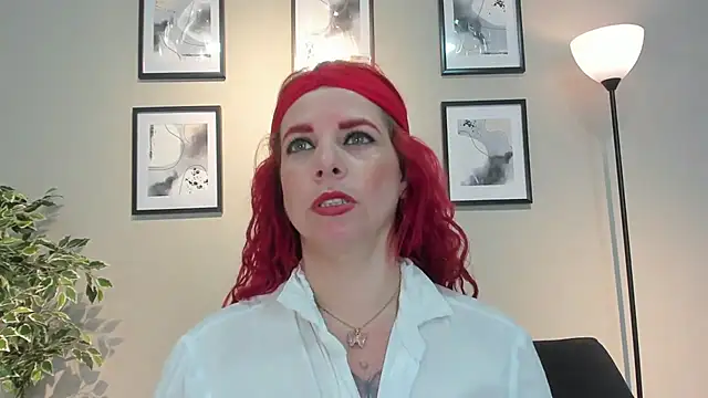 Snapshot of HannaBrave chatting on February 24, 7:23 pm HannaBrave online show from February 24, 7:23 pm