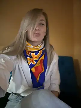 Snapshot of Crazy-Rosa chatting on February 10, 5:52 pm Crazy-Rosa online show from February 10, 5:52 pm