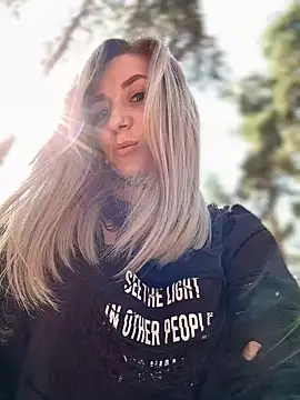 Snapshot of Crazy-Rosa chatting on March 20, 6:08 am Crazy-Rosa online show from March 20, 6:08 am