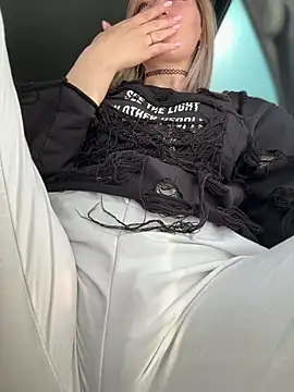 Snapshot of Crazy-Rosa chatting on March 20, 9:48 am Crazy-Rosa online show from March 20, 9:48 am