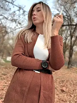 Snapshot of Crazy-Rosa chatting on October 28, 8:29 am Crazy-Rosa online show from October 28, 8:29 am