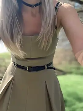 Crazy-Rosa online show from April 15, 4:52 am