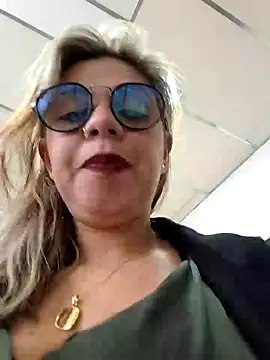 Snapshot of Cata_Office-12 chatting on January 23, 2:28 pm Cata Office-12 online show from January 23, 2:28 pm