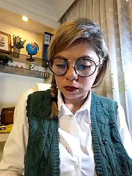 Snapshot of Cata_Office-12 chatting on January 28, 3:57 pm Cata Office-12 online show from January 28, 3:57 pm