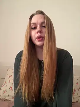Snapshot of Marylallka5 chatting on June 1, 5:31 am Marylallka5 online show from June 1, 5:31 am