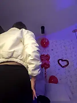 valery mora online show from February 12, 1:27 pm