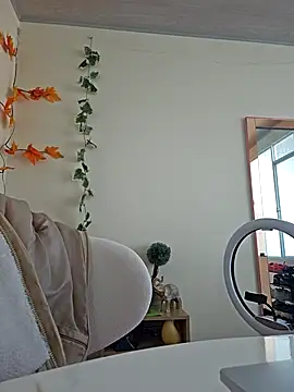 valery mora online show from September 11, 3:45 pm